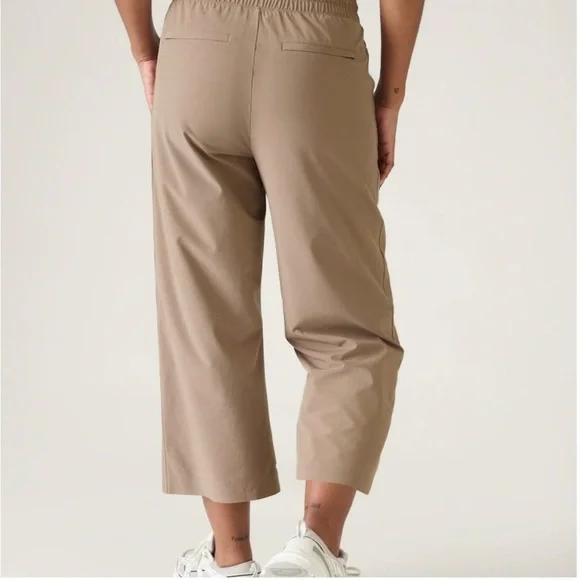 ATHLETA Avenue Wide Leg Crop Womens Size 10 Pyrite Color - Picture 3 of 7